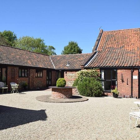 Отель At The Farmhouse Hunters Hall Dereham Экстерьер фото