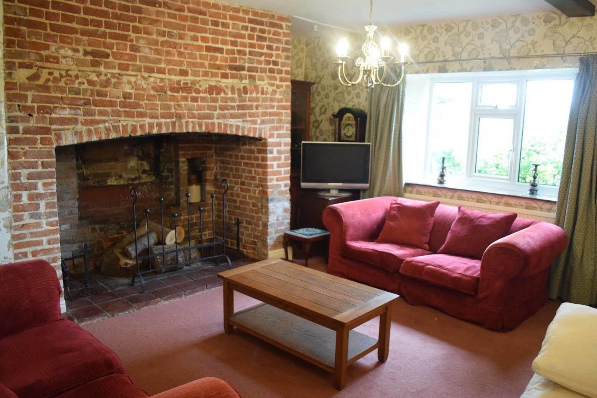 Отель At The Farmhouse Hunters Hall Dereham Экстерьер фото