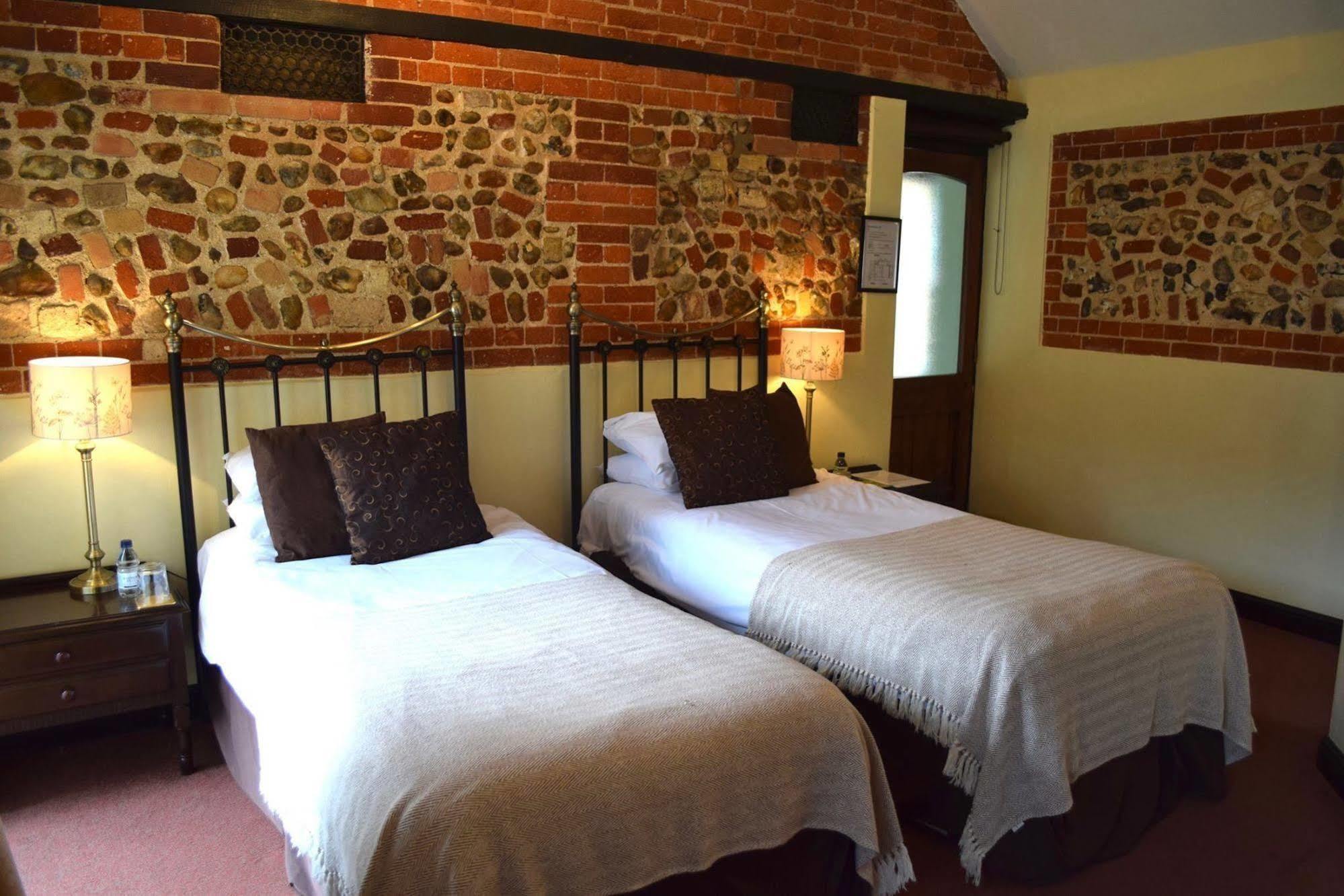 Отель At The Farmhouse Hunters Hall Dereham Экстерьер фото