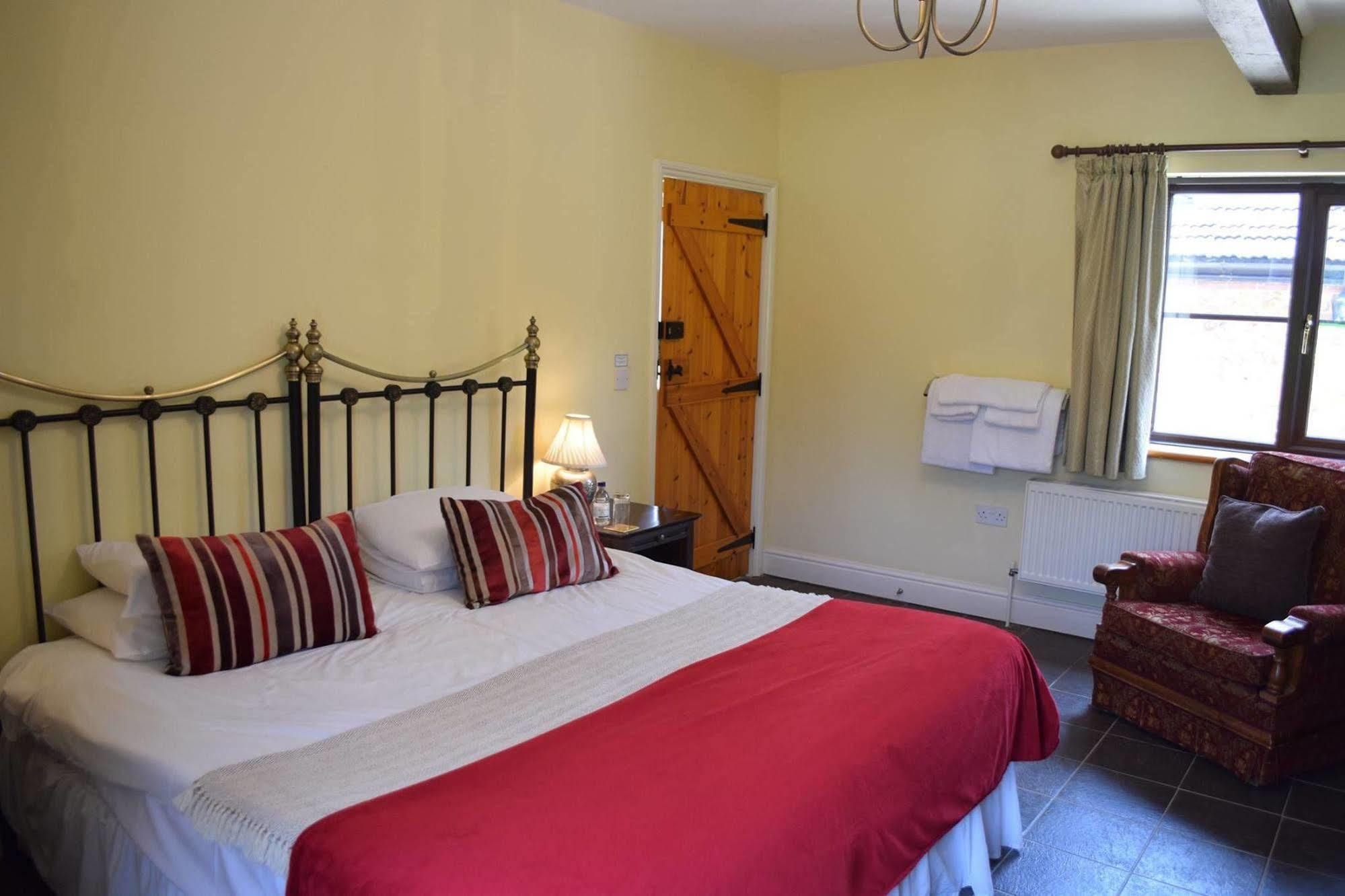 Отель At The Farmhouse Hunters Hall Dereham Экстерьер фото